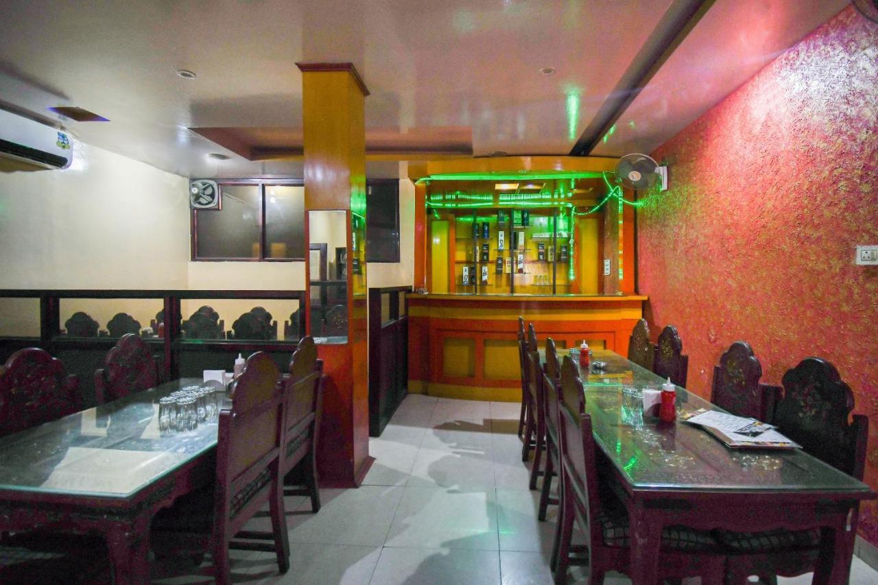 Oyo67033萨希尔广场酒店 Una  外观 照片