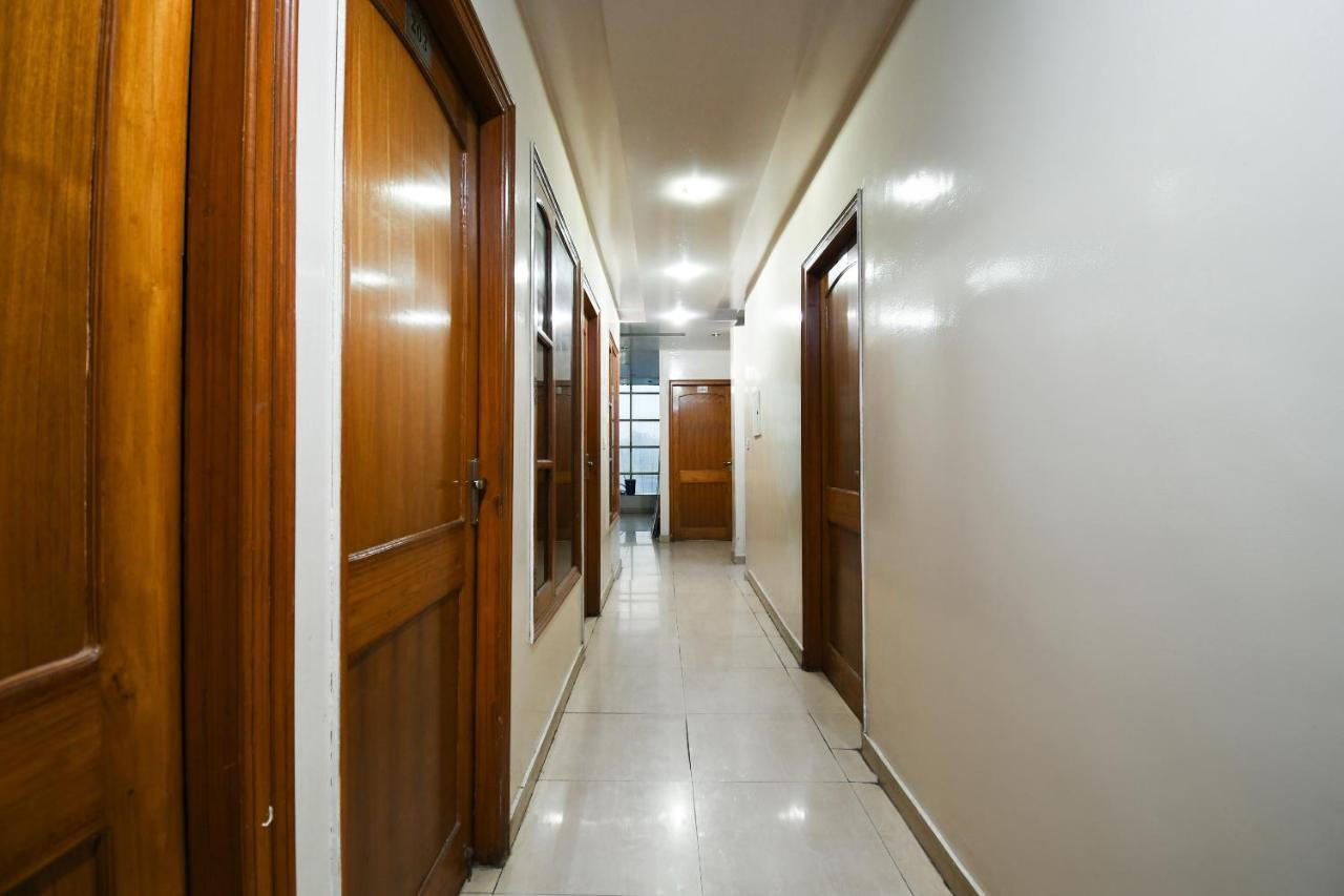 Oyo67033萨希尔广场酒店 Una  外观 照片